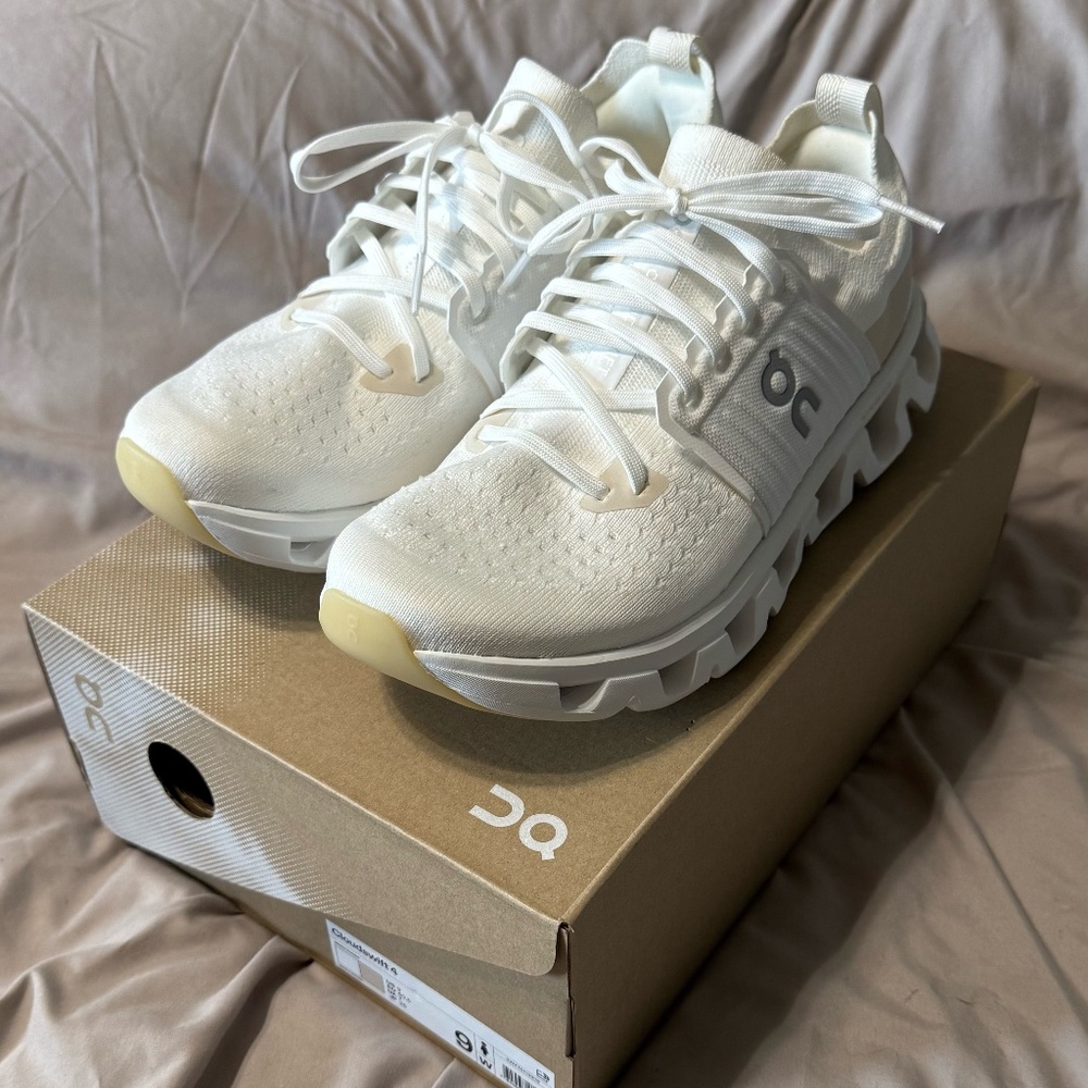 Cloudswift 4 On Cloud Sneakers